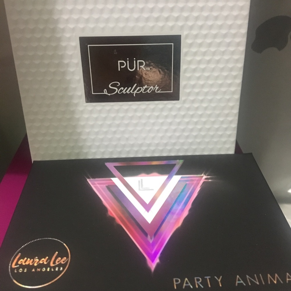Pur Contour Palette. Laura Lee Palette